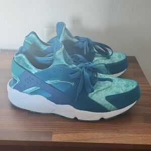 Men NIKE Huaraches (Blue and Teal) Athletic Sneakers